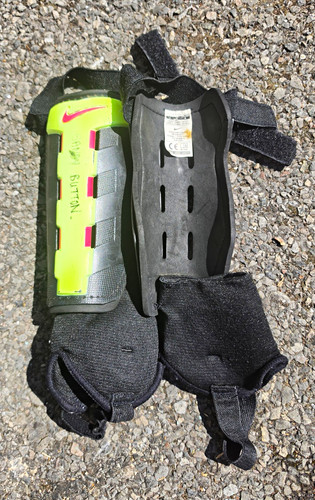 Nike football shin guard left - football,