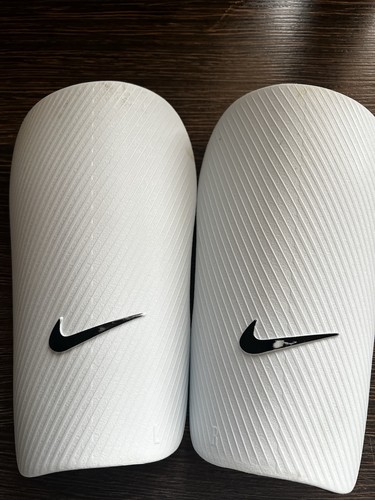 Nike kids football - shin, pads